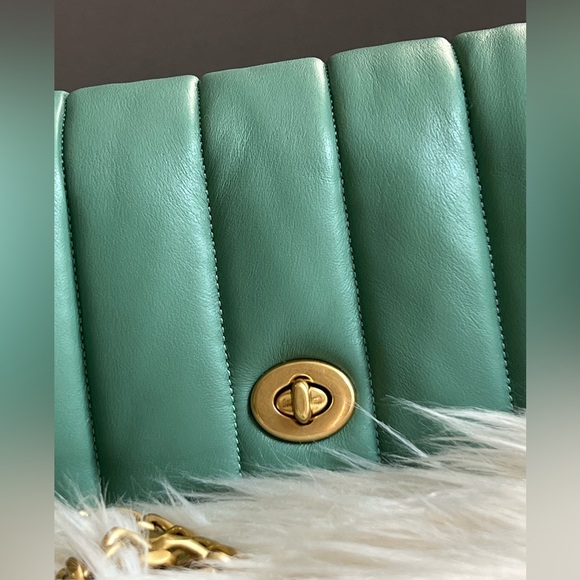 C3843 - Coach Dinky 18 with Quilting - Picture 2 of 13